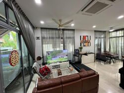 The Silver Spurz (D19), Semi-Detached #471229431